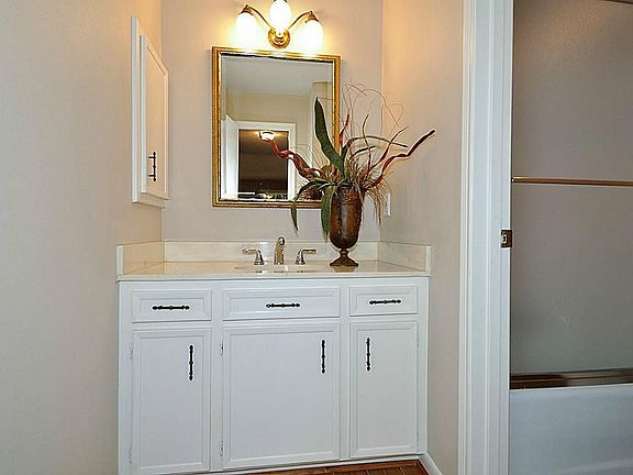 5th image of 48 River Creek Way