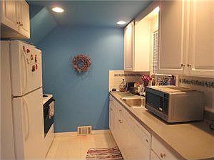 5th image of 67 Groveland St