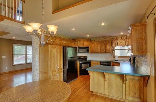 5th image of 111 NE Lamplighter Ln