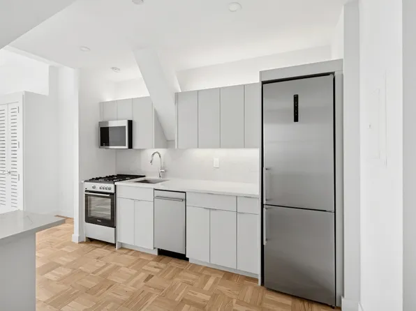 20 Exchange Place image 6 of 29