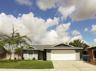 856 E Kanai Ave, Porterville, CA 93257