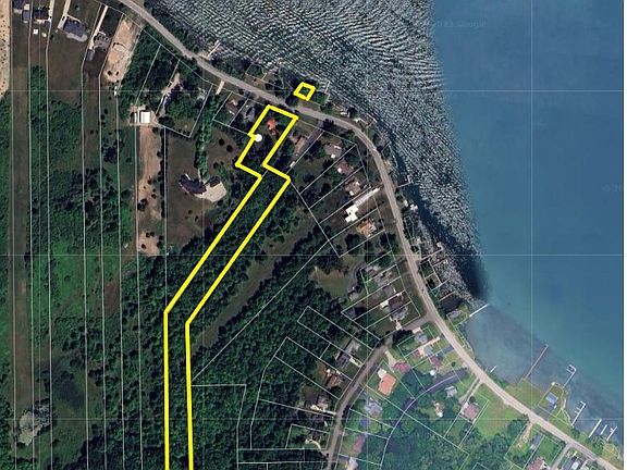 3rd image of 4374 E River Rd