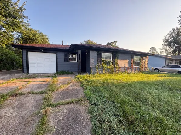 9315 Oak Knoll Ln, Houston, TX 77078