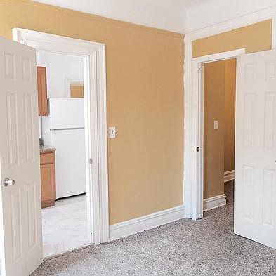 5th image of 3102 35th St APT 4R