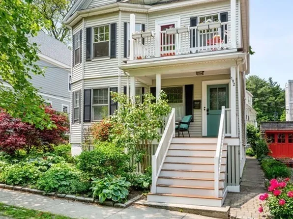 192 Larch Rd #2, Cambridge, MA 02138