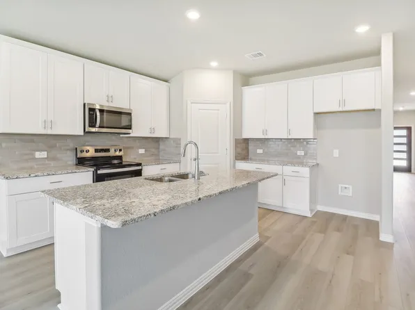 205 Canyon Oaks Dr, Greenville, TX 75402