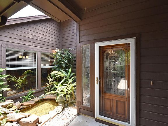 3rd image of 15731 Lakedale Dr