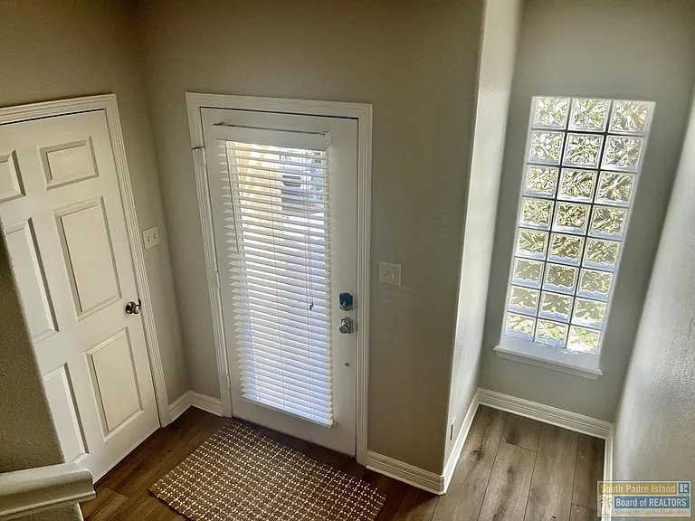 120 E Sunset Dr — Photo 16