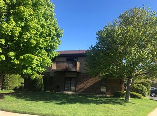 221 Pardridge Pl APT 5, Dekalb, IL 60115