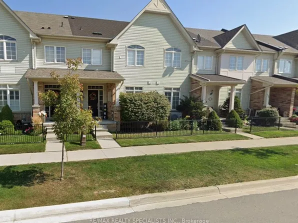 111 Civic Centre Dr, Whitby, ON L1R 0C8