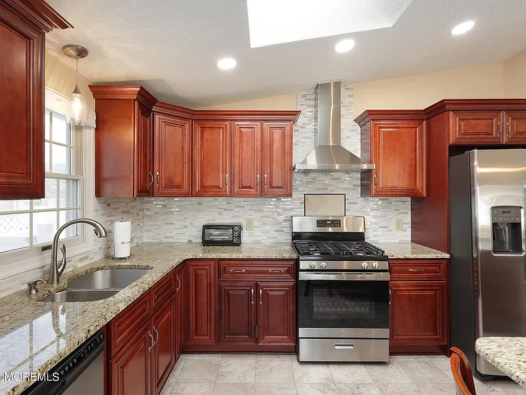 16 Pine Tree Ln — Photo 11