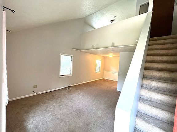 3rd image of 118 Whitehills Dr