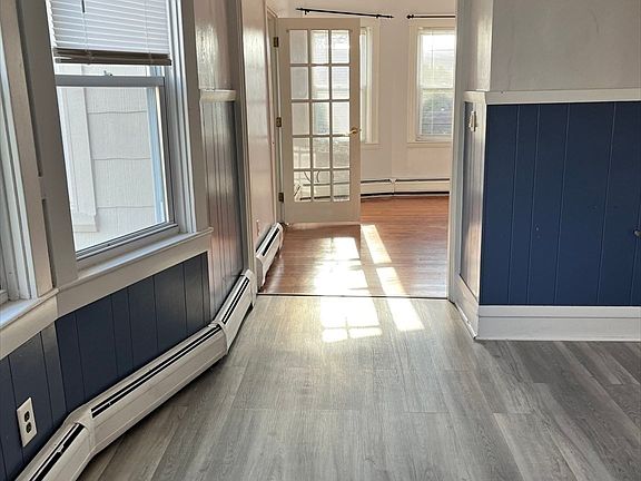 5th image of 71 Sycamore St
