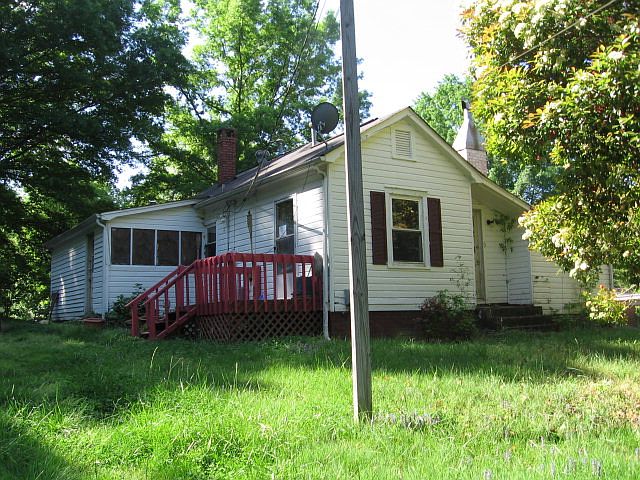 1st image of 307 W Ballard St