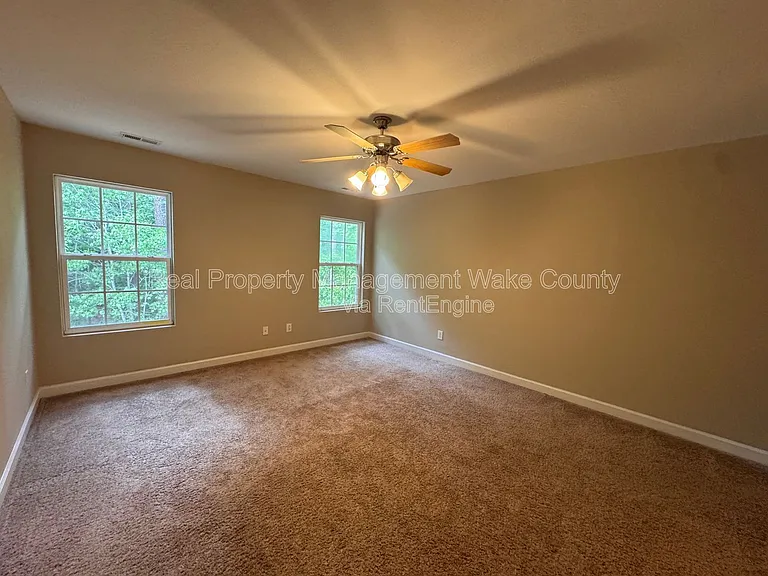 912 Spring Meadow Dr — Photo 15