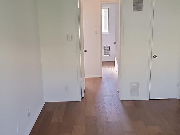 3rd image of 8333 Blackburn Ave #3-1/2