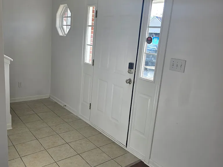 143 Bennington Dr — Photo 19