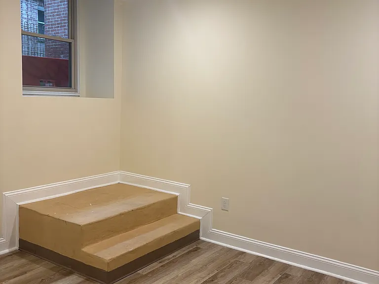 Alexandria Apartments — Photo 35