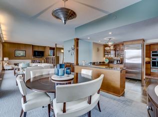 28 Duck Pass Rd, North Oaks, MN 55127