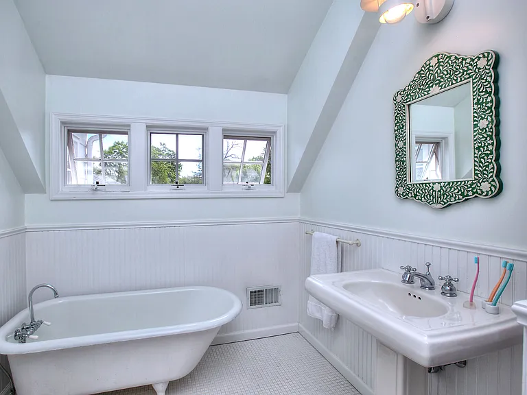 11 Treadwell Ave — Photo 18