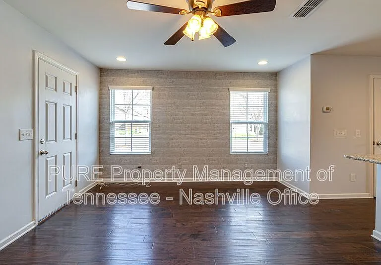 1251 Riverbrook Dr — Photo 10