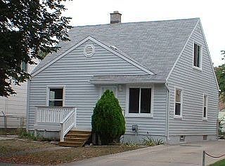 1st image of 1483 E Bernhard Ave