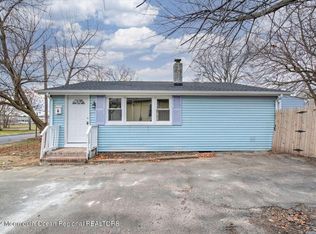 352 Sweetbriar St, Keyport, NJ 07735