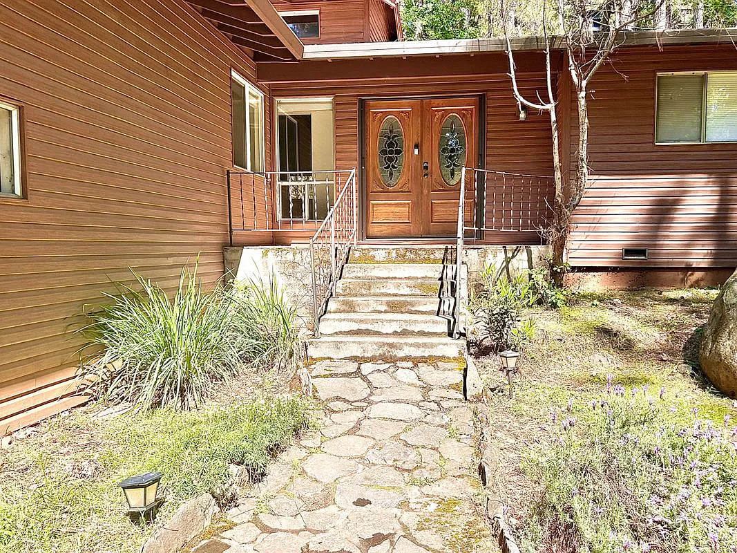 3 bed, 2.0 bath, 1580 sqft, $2,400 — Photo 3