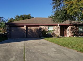 9206 Skyline Dr, Texas City, TX 77591
