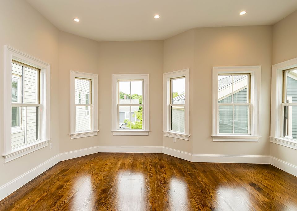 1st image of 124 Columbia St #3