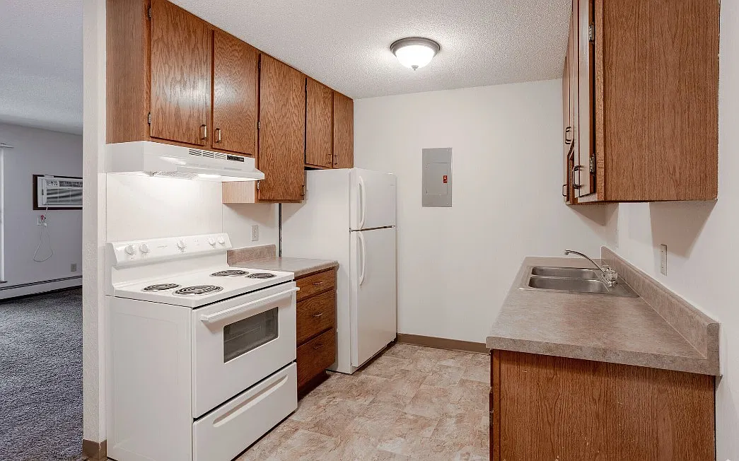 Summit Ave Apartments — Photo 3
