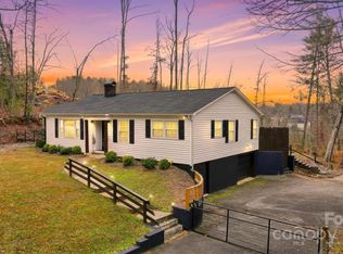 524 Hibriten Dr SE, Lenoir, NC 28645