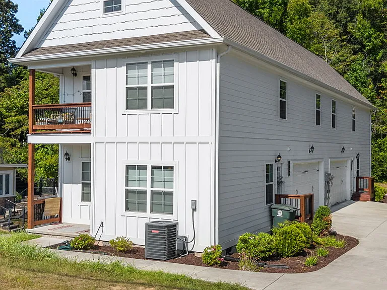 4113 Norcross Rd — Photo 2