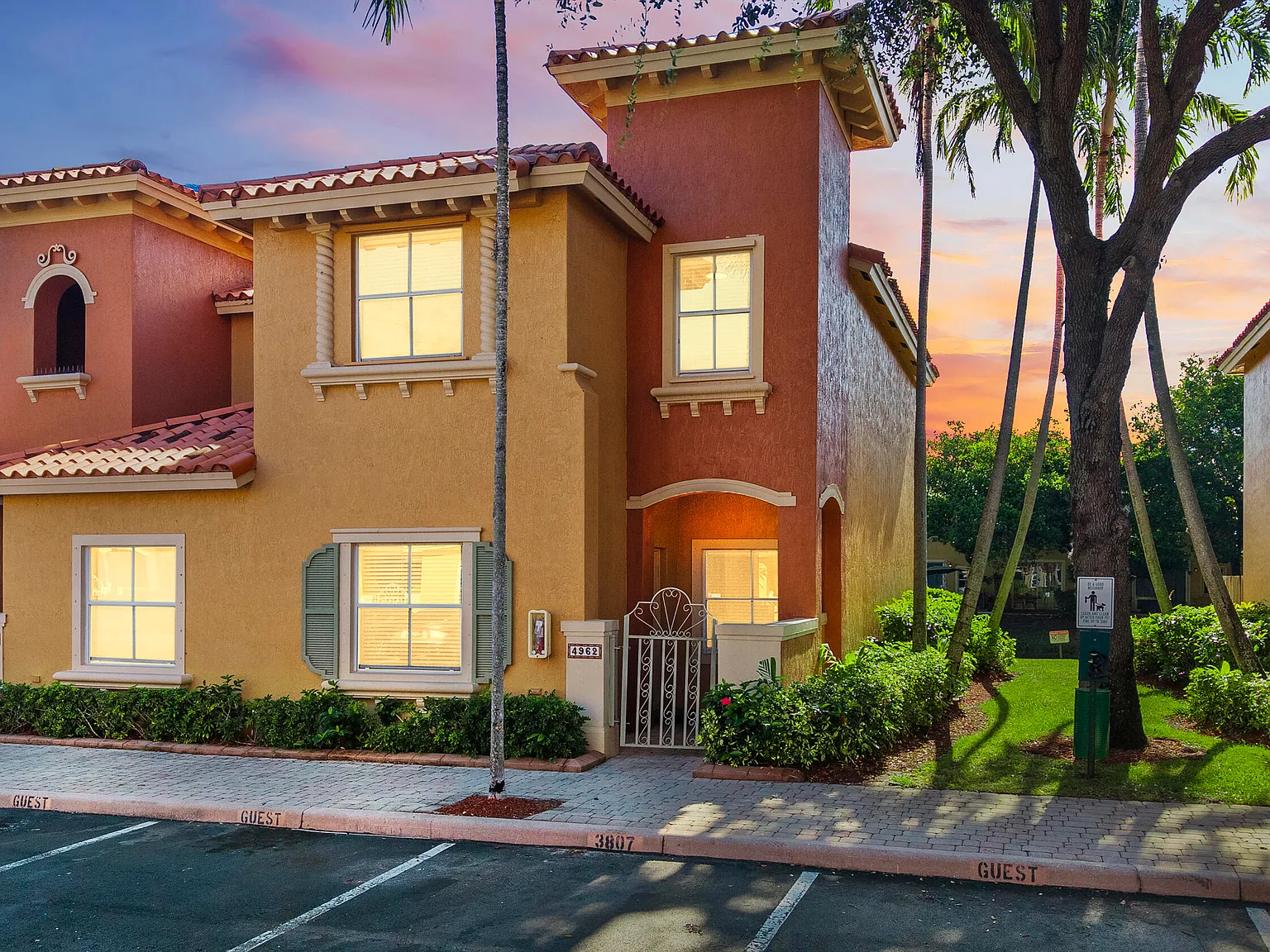 3 bed, 2.5 bath, 1616 sqft, $3,000 — Photo 2