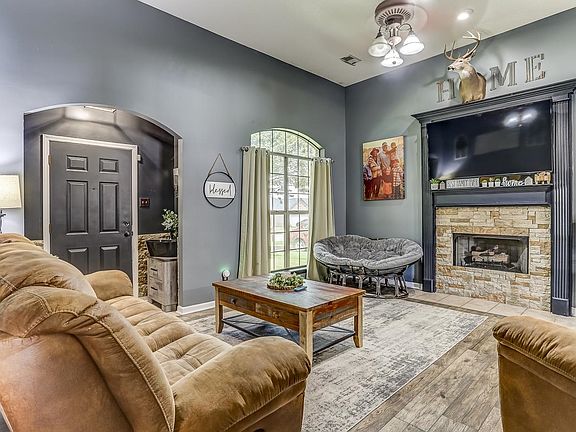 4th image of 35 Greer Ln