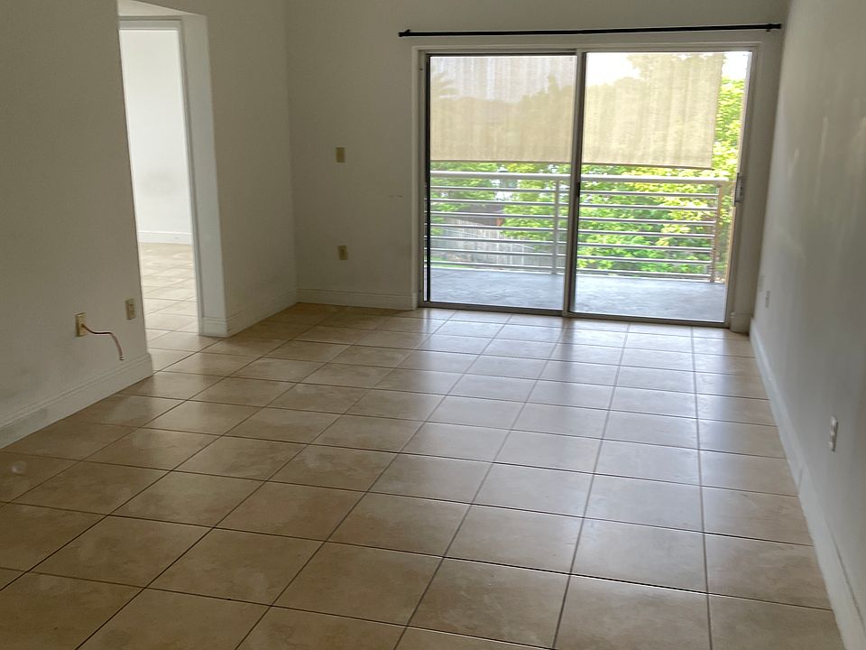 1st image of 9731 Fontainebleau Blvd #304