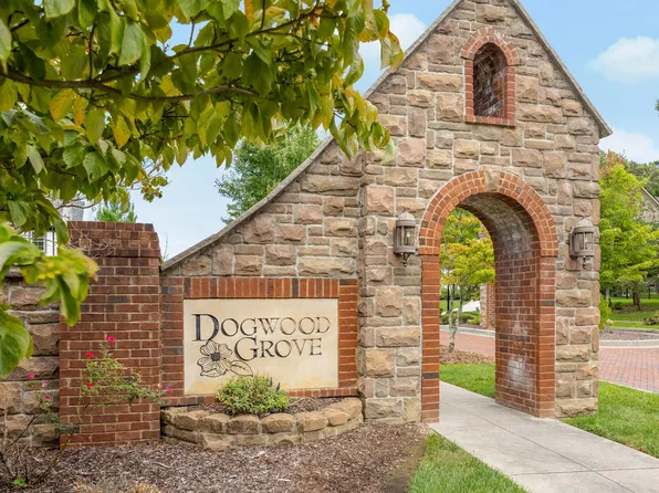 2324 Dogwood Grove Cir, Signal Mountain, TN 37377