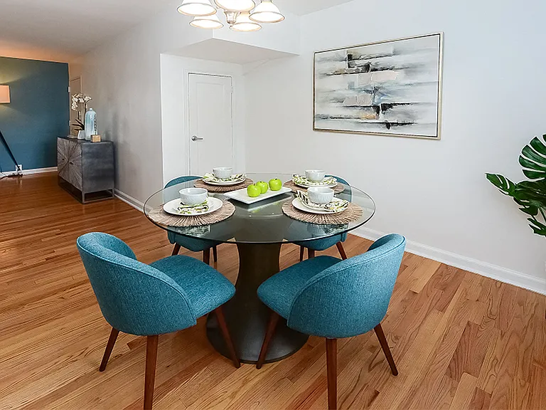 Elmwood Village Apartments and Townhomes — Photo 7
