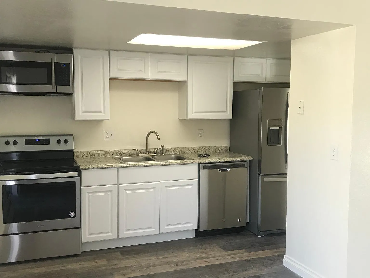 2 bed, 980 sqft, $1,700 — Photo 3