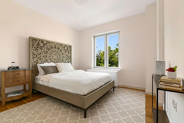 Rented by Compass | media 32