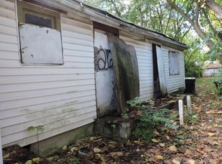 2626 Grand Ave, Louisville, KY 40211