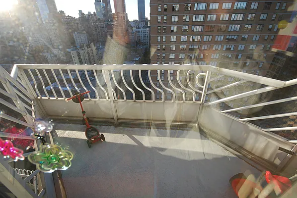 Rented by Luxury Habitat | media 20