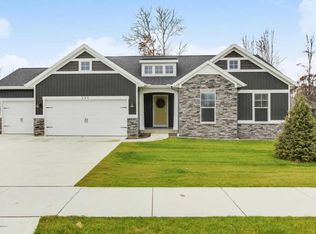 143 Dogwood Dr NE, Rockford, MI 49341