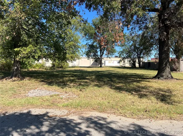 5313 E Admiral Blvd, Tulsa, OK 74115