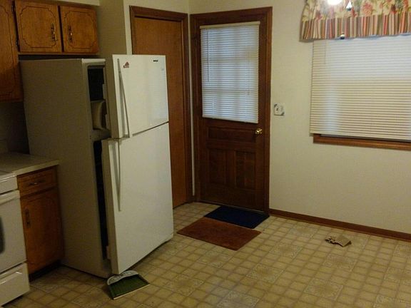 4th image of 534 Leisure Acres St #8