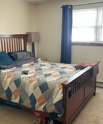 2nd image of 39 E Main St APT 2