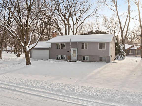 Exterior - Large Front and Side Yard