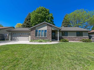 2656 W Sunnyview Rd, Appleton, WI 54914