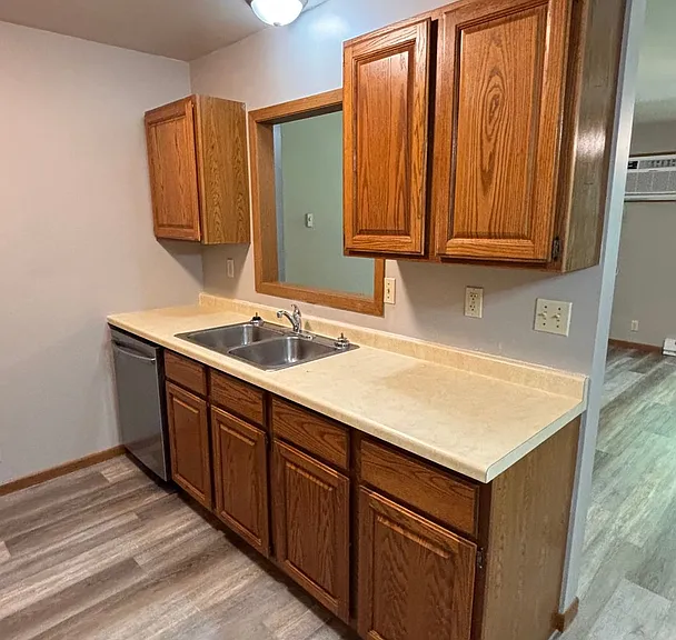 2428 Spooner Ave — Photo 12