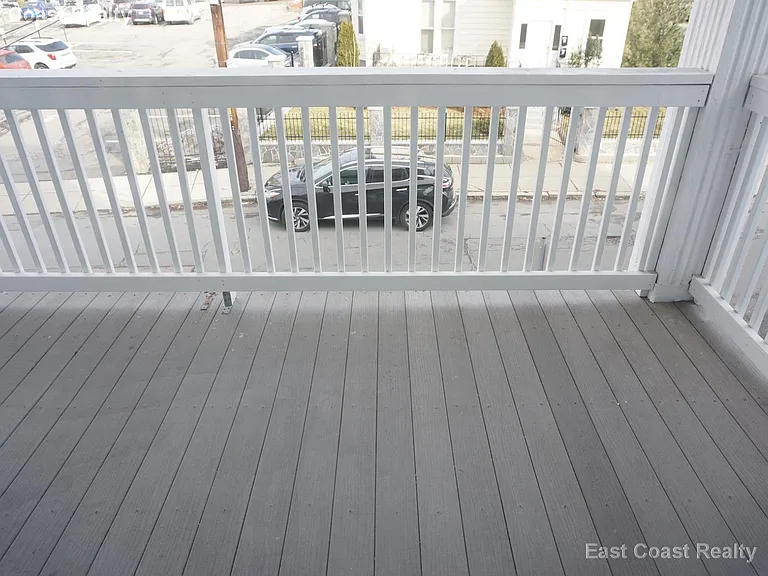 25 Linden St #3 — Photo 15
